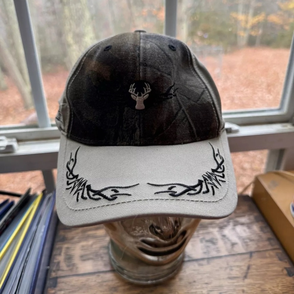 Whitetails Unlimited Strap Bach kaki & Camo Hat.